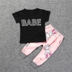 Σετ παντελόνι - κοντομάνικο μπλουζάκι με στάμπα 'BABE', ροζ - μαύρο